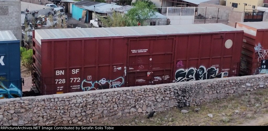 BNSF 728772 Con Grafiti 